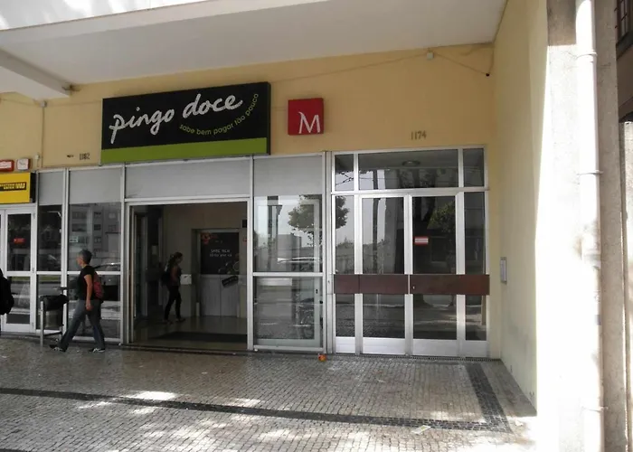 Проживание в семье Violet House Your Place To *