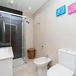 Alloggio in famiglia Violet House Your Place To *
