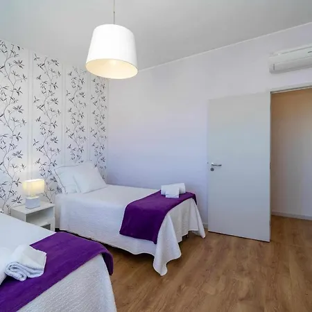 Violet House Your Place To