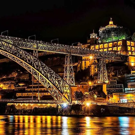 Violet House Your Place To Pansiyon Vila Nova de Gaia