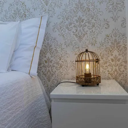 Violet House Your Place To *