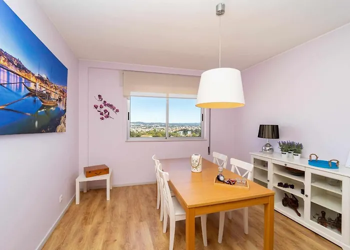 Violet House Your Place To Pansiyon Vila Nova de Gaia