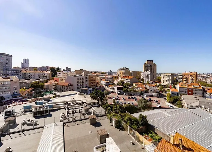 Violet House Your Place To Pansiyon Vila Nova de Gaia