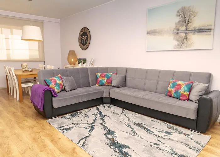 Violet House Your Place To *